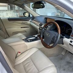 車検二年付でお渡し! 修復歴無 LS460 Ver.C Iパッケージ 三眼LEDヘッド 人気のパールホワイト 内装極上車 レーダークルーズコントロールの画像