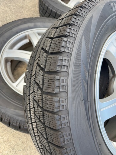TOYOTA アルファード　スタッドレス