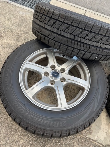 TOYOTA アルファード　スタッドレス