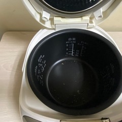 炊飯器の画像