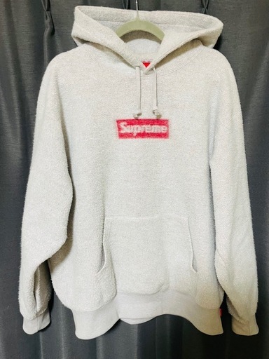 supremeパーカー