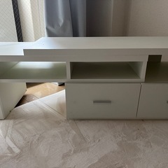 テレビボードの画像