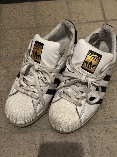 【1/12まで掲載】 adidas　スーパースター　24.5センチ　白黒　金ベロ