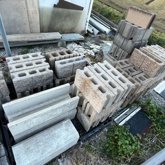 コンクリートブロック・タイル・平板など写真に載ってない物も多数の画像