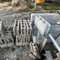 コンクリートブロック・タイル・平板など写真に載ってない物も多数の画像