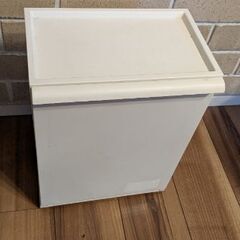 ダストボックス　小型　IKEAの画像