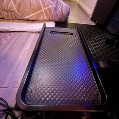 デスクトップを乗せるキャスター台