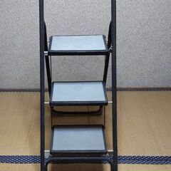 【足場数3段、最上段71cm】折りたたみ脚立【徳島市内で手渡し】
