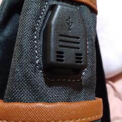新品USBポート付きキャンパスリュックの画像