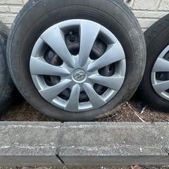 トヨタ純正鉄ホイール　カバー付き15インチ
の画像