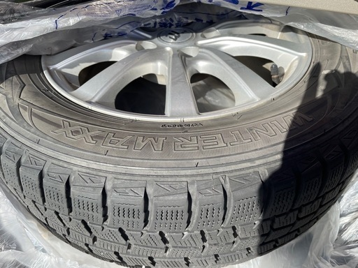 商談中！セレナ スタッドレスタイヤ