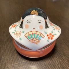 【新品未使用】有田焼　山端窯　雛人形型の小物入れ　ひな祭り　陶器製の画像