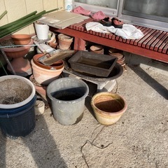 お好きなだけお譲り致します！美里町！植木鉢、プラスチックや陶器、好きなだけ持って行ってください。の画像