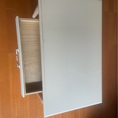 ホワイトテーブル(引出し付)の画像