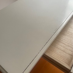 ホワイトテーブル(引出し付)の画像