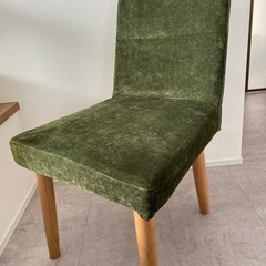ダイニング椅子2脚（カバー緑赤）の画像