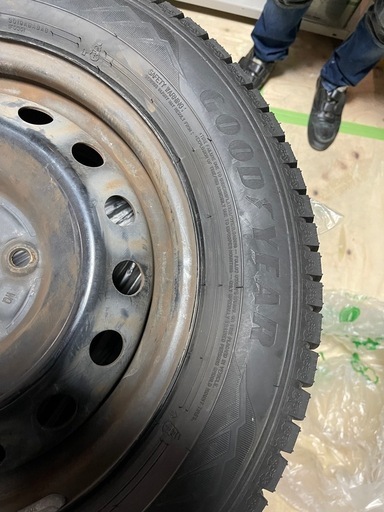 スダッドレスタイヤ