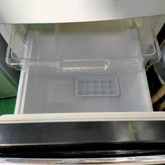 Hisense

 2ドア冷凍冷蔵庫


HR-D1302 2018年製の画像