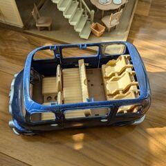 シルバニアファミリー明かりの灯る赤い屋根のおうち車もセットの画像