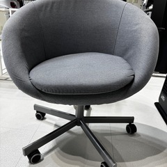 キャスター付き椅子