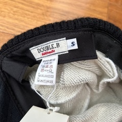 ダブルビー　ダブルB ニット帽　つば付き　ぼんぼり　ボンボリ　Sサイズの画像