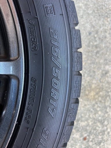 スタッドレスタイヤ