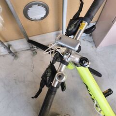 【GIANT】クロスバイク(700×28c)　中古　チェーン・ライト付きの画像