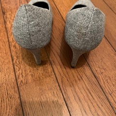 ビジネスパンプス茶色の画像