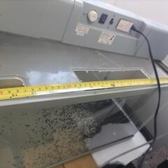 水槽とライトのセットの画像