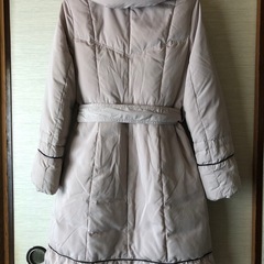 ティアクラッセベージュリアルダウンコートの画像