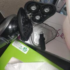 USB充電するひげ剃り水洗い出来る。の画像