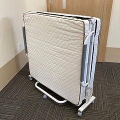 ニトリ　コンパクトショートシングル折りたたみベッド　ホワイトの画像