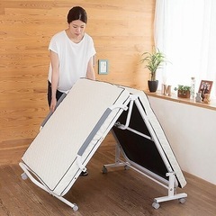 ニトリ　コンパクトショートシングル折りたたみベッド　ホワイトの画像