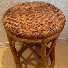 ラタン調丸椅子　スツール　イス　レトロ
