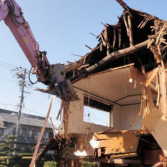 ▼正社員：重機オペレーター▼この業界では珍しい歩合がつくMAX10,000円！！フランクで楽しく仕事できる！寮も完備！出張もあり年１の旅行では海外も？！ の画像