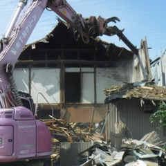 ▼正社員：重機オペレーター▼この業界では珍しい歩合がつくMAX10,000円！！フランクで楽しく仕事できる！寮も完備！出張もあり年１の旅行では海外も？！ の画像