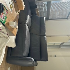 ソファ　皮　足元あがります　　の画像