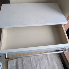 ジモティー価格！ミニテレビ台 引き出し付き（ 小物入れ 収納棚) 白  装飾シート付けます☆の画像
