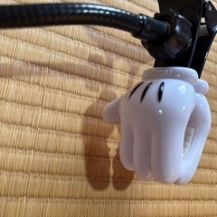 ミッキー自撮り 机などに挟んでオンライン通信できます スマホなどの画像