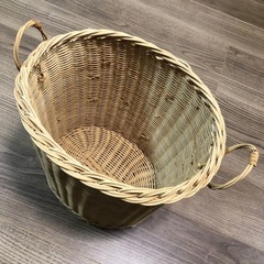 籐のかご　カゴ　籠深さ約27cm とって付き