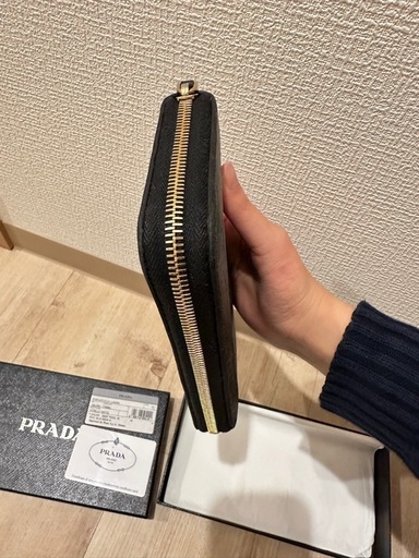 PRADA レディース　長財布