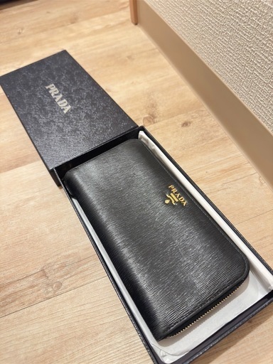 クリスチャンルブタン　長財布 クリスチャンルブタン 長財布 （Christian Louboutin