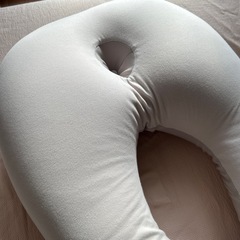 ニトリ　抱き枕の画像