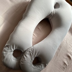 ニトリ　抱き枕の画像