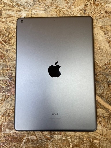 C(6911)iPad 第8世代 Wi-Fi 32GB MYL92J/A スペースグレイ アップル タブレット 中古品