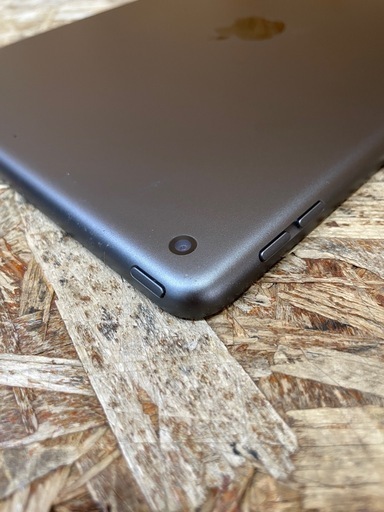 C(6911)iPad 第8世代 Wi-Fi 32GB MYL92J/A スペースグレイ アップル タブレット 中古品