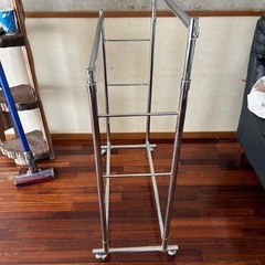 ハンガーラックの画像