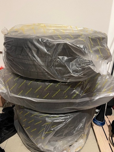 早い物勝ち　235/45R18 タイヤホイールセット