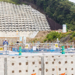 ▼正社員：土木工事の施工管理【未経験OK】▼賞与は異例の５ヶ月分！頑張りはしっかり還元します◎未経験から施工管理１級へ！キャリアアップを全力応援！年間休日１２０日！地元で腰を据えて働きたい方への画像