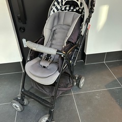 Aprica ベビーカーの画像